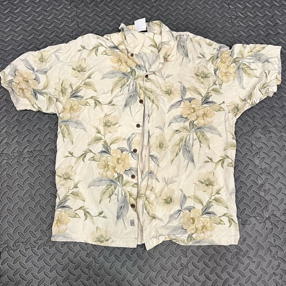 Tommy Bahama Floral Beach Silk Button Down Shirt Medium - Picture 1 of 4